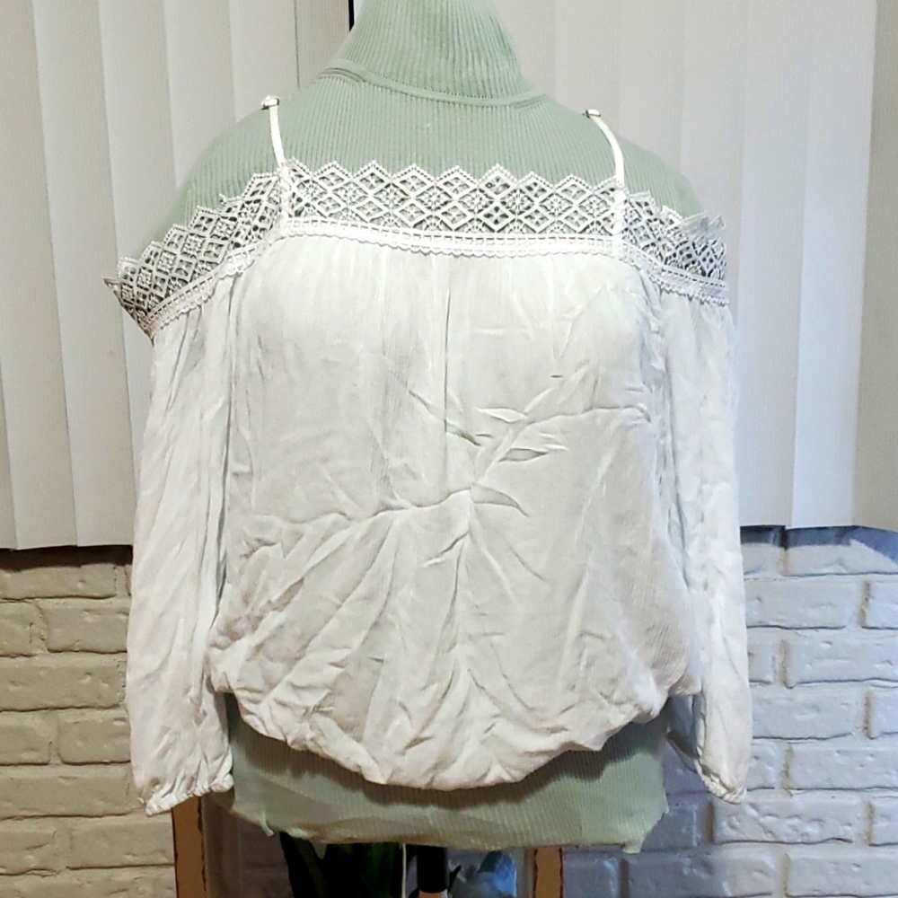 Nicole top white color - Picture 1 of 7